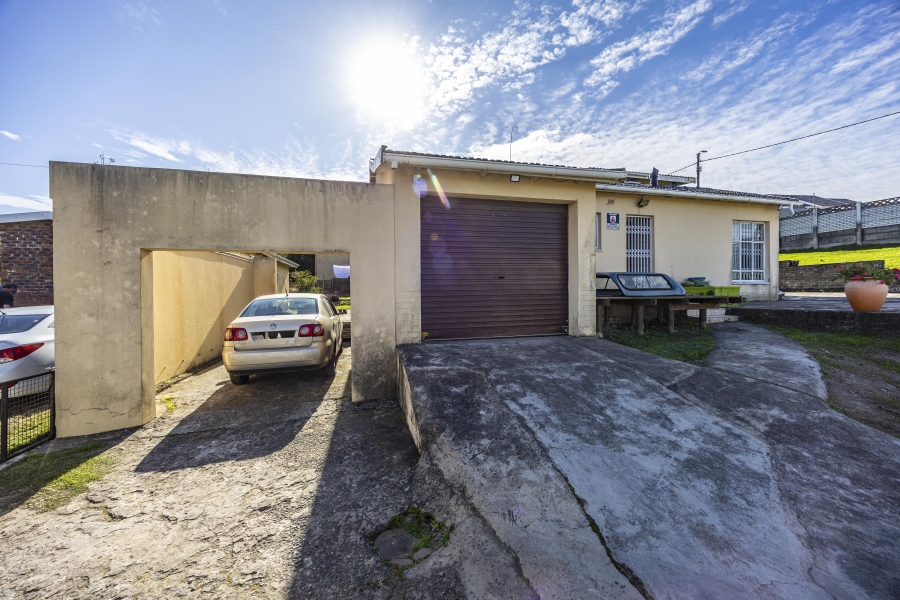 4 Bedroom Property for Sale in Cambridge Eastern Cape